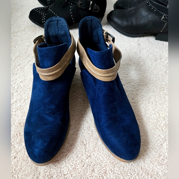 Blue Micro Suede cut out Booties. 8.5 - Picture 2 of 6